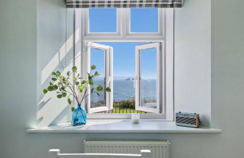 1 The Old Signal House, Penlee Point - Amazing views - Woodburner - Wi-Fi - Photo 9