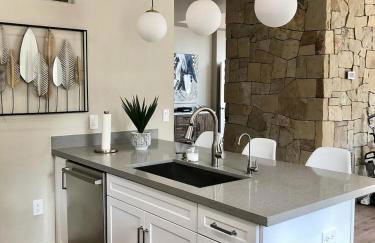 TOP 1 Percent Home! Hideaway w Heavenly Mountain views - Foto 38