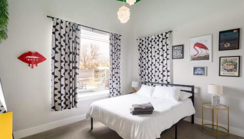 Stylish Home with Pool & Hot Tub near Downtown - Foto 4