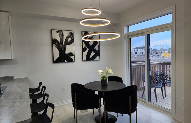 Exclusive Home in Niagara Falls - Photo 9