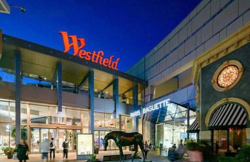 Cozy 2B1B Guest House with Private Entrance and Parking - Foto 43