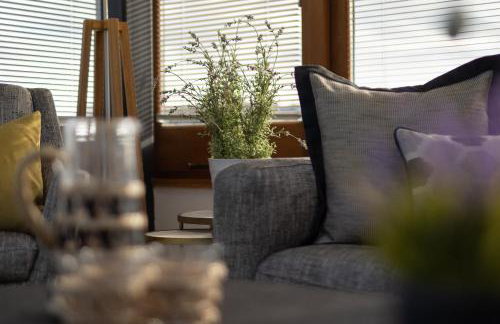 Oaktree Lodge - Luxury Cottage, Hot Tub, Sea Views - Foto 84