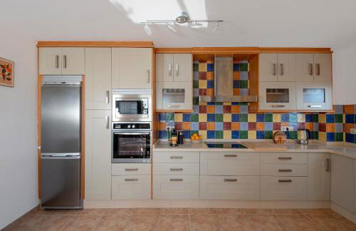 Villa Sol y Mar with heated pool and jacuzzi - Foto 10