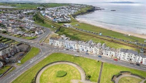 Family Seaside Apt with Bunk Room- Dunluce Green 2 - Foto 4