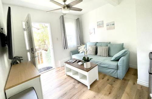 Hidden Gem with Hot Tub and Parking - 4 Guests - Foto 1