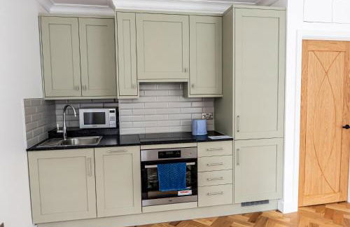 Chic 2-Bed Flat near Big Ben - Photo 11