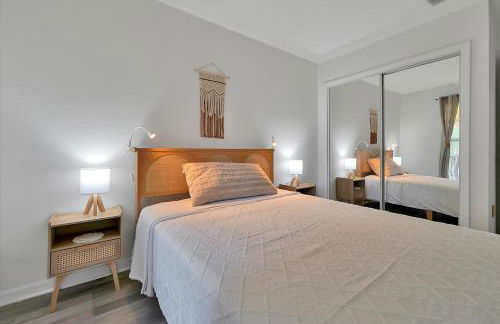 Remodeled Retreat: Tranquil Resort Oasis Near Theme Parks - Foto 43