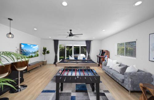 NEW Lux 5BR Villa Near Disney, Knotts, LA, OC with Hot Tub & Games - Photo 54