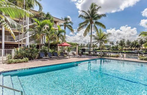 Luxury Waterfront Boca with Pool, Hot Tub and Boat Views - Photo 41