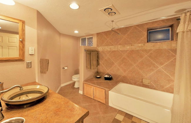 Downtown House with a Big Back Yard - Photo 10