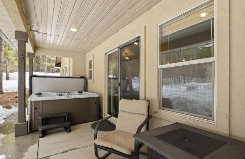 Grandmas Hideaway - walk to downtown, private hot tub, pet friendly with patio - Foto 21