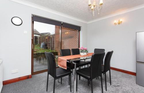 Preston 4 bedroom house near M55 & M6 - Photo 33