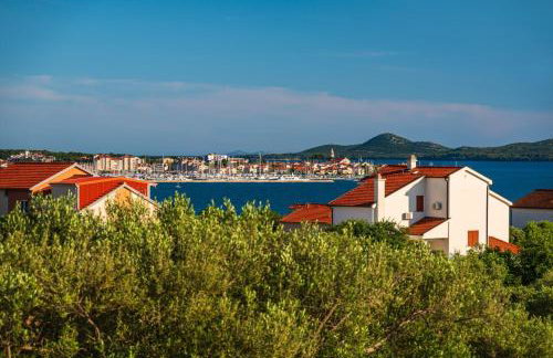 CROWONDER Sun Dance Apartments with Heated Swimming Pool Seaview and Garden - Foto 77