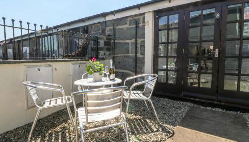 Maritime Mews, 6 The Oakleys - Foto 3