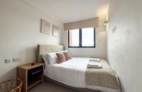 3BDR Penthouse By Torr Property Group Short Lets & Serviced Accommodation With Private Rooftop Garden Manchester - Foto 17