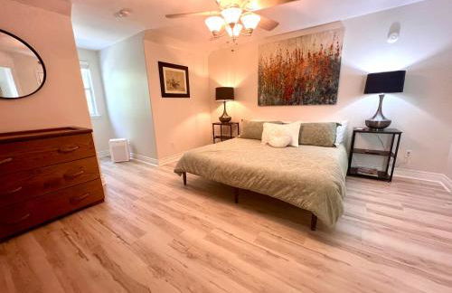 Gated Estate Escape! Three BR - Foto 61