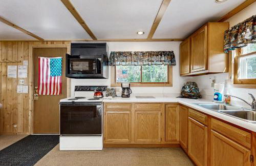 Quaint Lake Escape - Photo 17