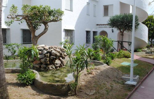 Apartamentos Laguna Beach - Photo 25