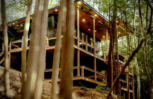 Modern Gem w/Spacious Deck, Swinging bed, Hot Tub - Foto 49