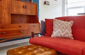 Binks - Seafront 1 bed first floor apartment - Photo 2