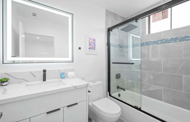 Not Affected by the Fire/modern 5BR Home With Full Amenities & Parking #2 - Foto 47