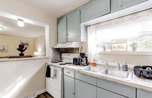 15mins to Downtown- Adorable on Taylor Both Units - Photo 26