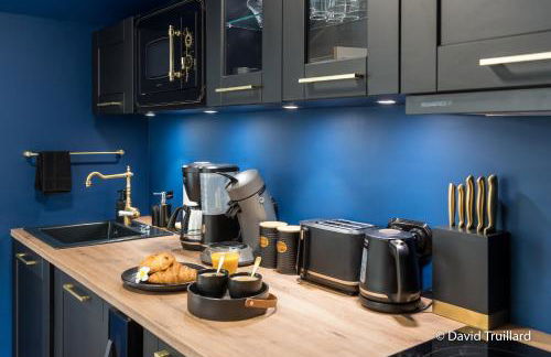 Suites Mana- Studio Art Ducal avec Terrasse sur l'arrière de la Place Ducale Parking inclus - Foto 3