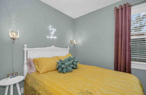 Beachglass Cottage - Family Friendly Kids and Pets - Photo 16