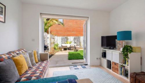 Canal View House - 2BR with Garden & Parking - Foto 3