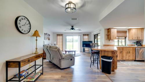 Walk to Lake Geataway with Yard in Inverness - Foto 5