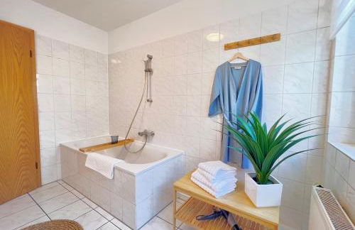 TIMELESS APARTMENT: FREE PARKING + BALCONY - Foto 22