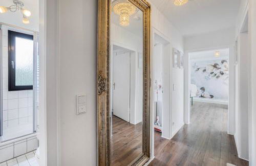 Mehr Platz als im Hotel - Ruhig & Zentral, Parkplatz, WLAN, Arbeitsplatz - Foto 19