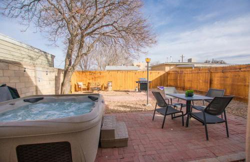 Grandma's Old Town Adobe House! Private Hot Tub-Close to Old Town-Pet Friendly-No Pet Fee! - Foto 46