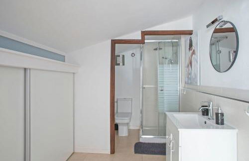 HOUSE WITH AMAZING VIEWS , OVERLOOKING THE FESTIVAL TOWN OF SITGES - Foto 18