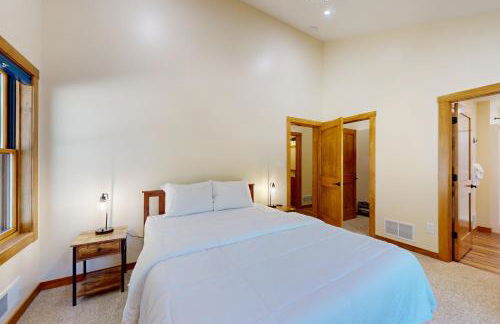 Lakeside Lodge - Photo 21