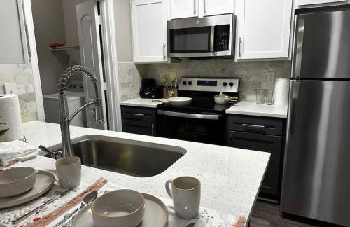 Peaceful 1BR Close to Nature Trails & Shopping - Foto 13