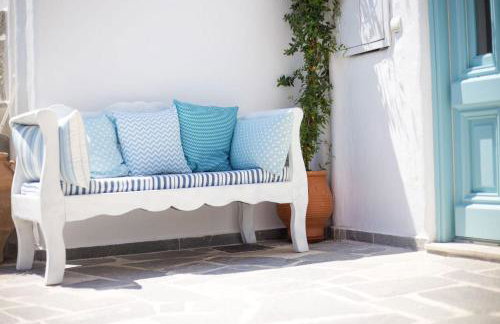 White Rose - Photo 1