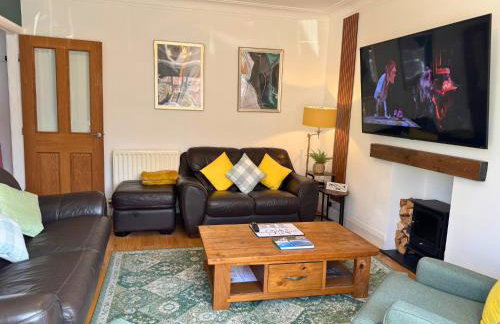 Private All-Weather Hot Tub House, Fire Pit, Free Parking, Near City Centre, Freeman Hospital, Great Transport Links - Foto 12