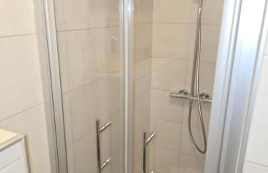 2 x Apartments bei Augsburger Platz 1x Nr 5 - Studio Apartment mit Balkon und Parkplatz und 1 x Nr5-B - 2 ZW ohne Balkon und Parkplatz - Foto 10