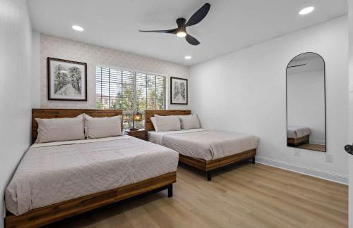 Heated Pool & Spa Mini Golf Bowling Game Room perfect for family - Photo 39