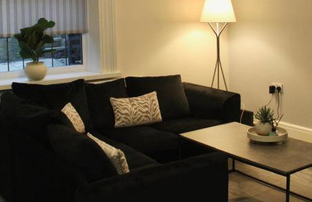 4 bedroom home with games room - sleeps 8 Perfect for families, groups and contractors - Foto 2