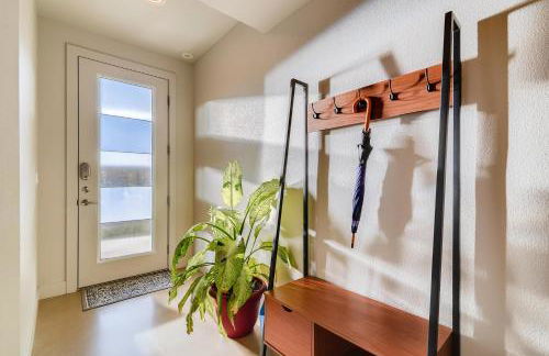 Fancy Townhome Near Old Town, Breweries and River! - Foto 34