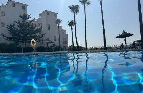 Casa Feliz - Stunning 2 bed Penthouse in Manilva with pool, sea and mountain views, close to the beach and facilities - Photo 3