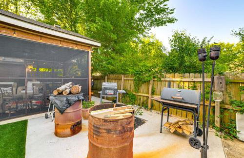 Home with Hot Tub, Playset and Grills in Clarksville! - Foto 19