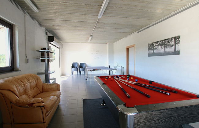 Classy Holiday Home in Martilly with Hot Tub - Foto 17