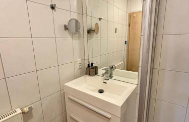 Modernes Studio mit Balkon & Seeblick am Biggesee - Photo 7