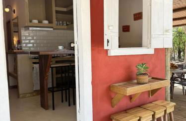 Container Vermelho na beira do rio e a poucos metros do mar com cozinha completo em mogiquiçaba bahia - Foto 2