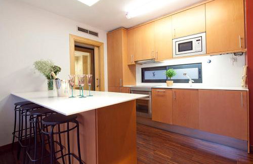 Apartment Barcelona Rentals - Sarria Apartments Near Center - Photo 2