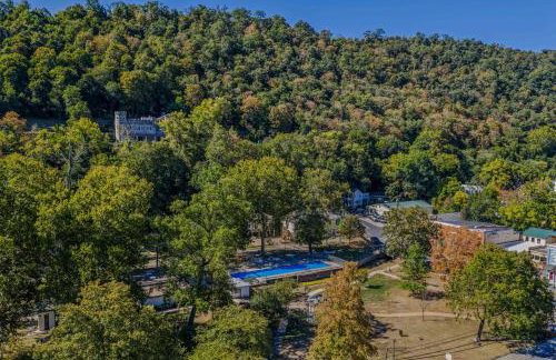 Almost Heaven - Grill, 2 King Beds, Wifi, Deck, Pool Access, Hiking, Wood Stove, Family Friendly - Foto 73