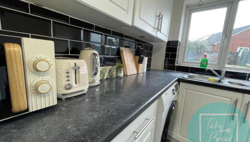 Stylish 3-Bedroom St Helens Home with Parking & Wi-Fi - Foto 4